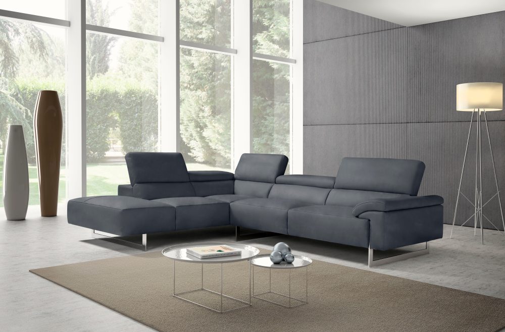 Egoitaliano Ecksofa »Malika«, mit Ottomane, inkl. Kopfteilverstellung und chromfarbenen Metallfüssen