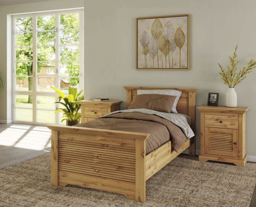 Home affaire Bett »Rauna, Landhausstil, edles Design mit Lamellen und Kassetten, 2 Farben«, (Breite/Belastbarkeit 180cm=220 KG, 90cm=120KG), FSC® zertifiziertes Kieferholz, massive Qualität mit Lattenrost