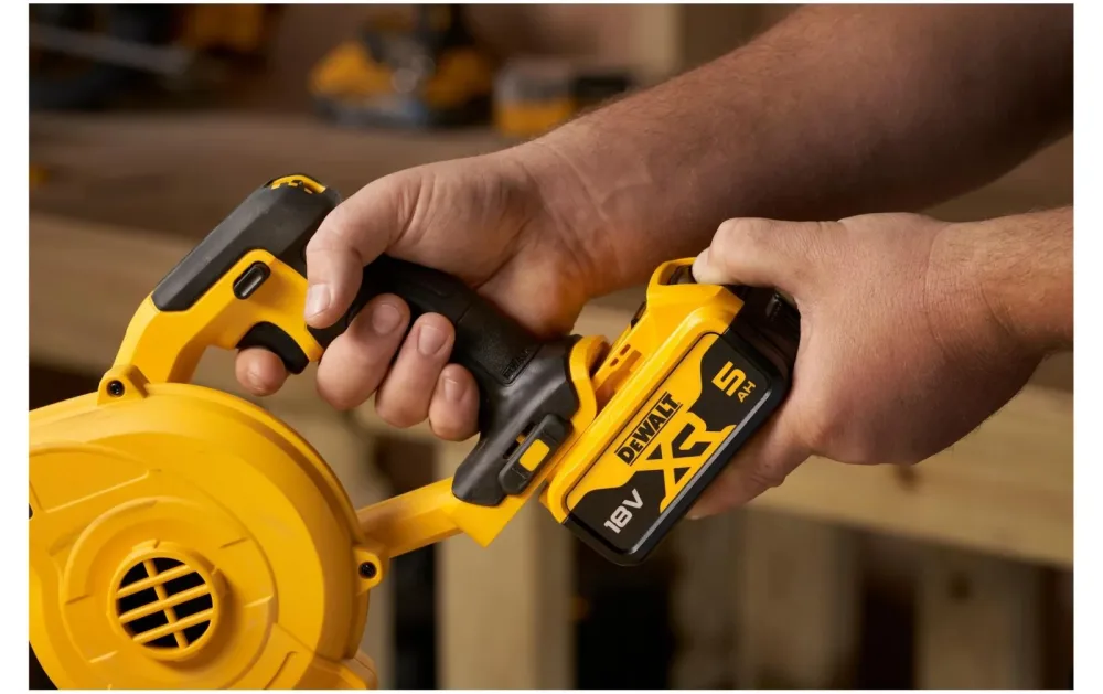 DEWALT DCV100-XJ DCV100 Akku Laubbläser mit Zubehör, ohne Akku