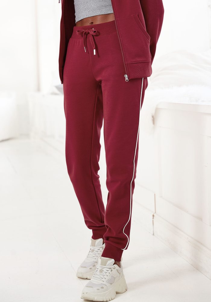 KangaROOS Relaxhose, mit kontrastfarbenem Piping