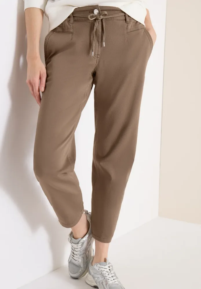 Mid Waist Slim Leg Hose im Loose Fit