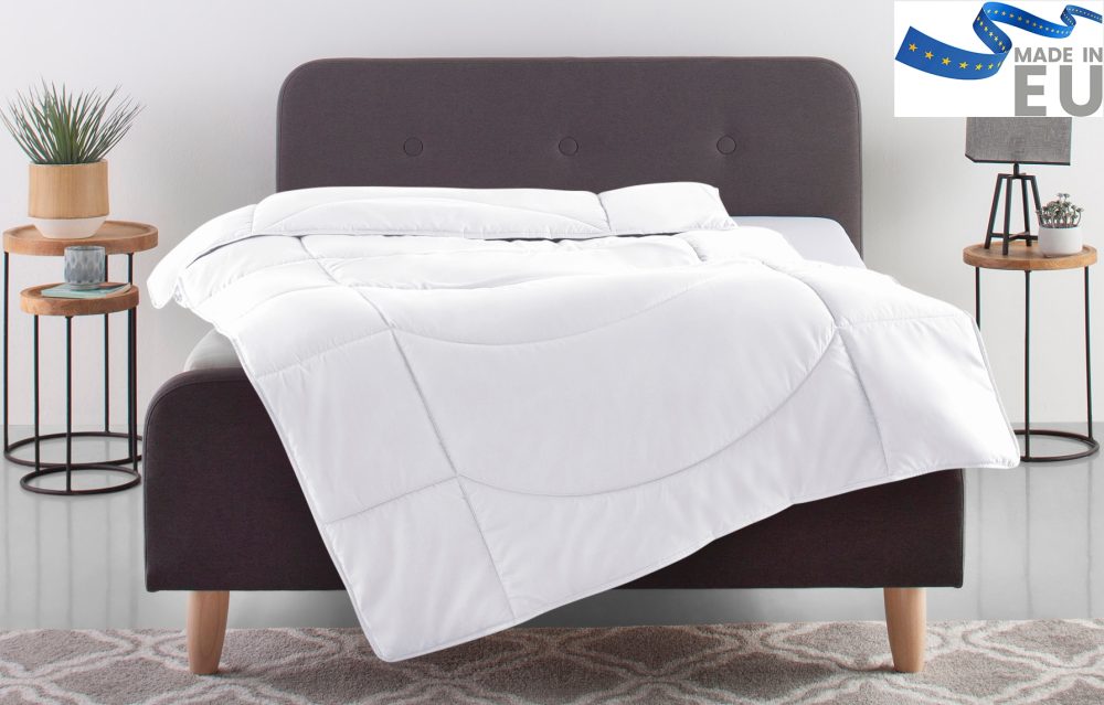 Microfaserbettdecke, »Microlux«, Traumecht, Füllung: Polyester, Bezug: *Von Testschläfern im Juni 2013 mit »GUT« (1,8) bewertet (getestet wurde das 4-Jahreszeiten-Bett in der Grösse 135/200), kochfest bis 95 °C, zum Spitzenpreis!