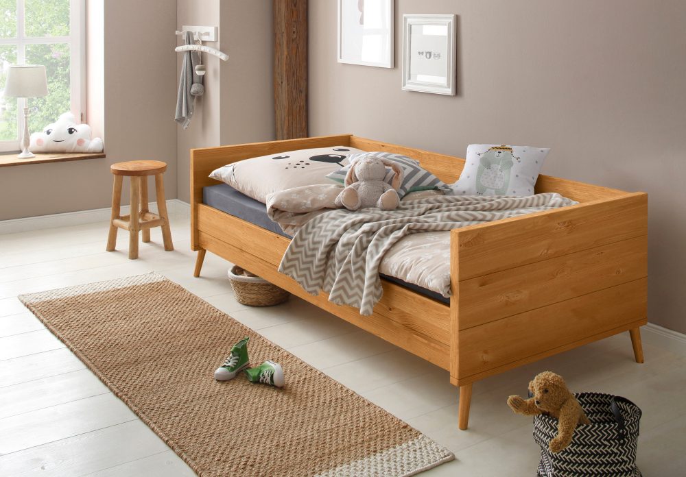 Lüttenhütt Jugendbett »Ellen«, aus massivem Kiefernholz, in 2 verschiedenen Farben, mit Holzfüssen