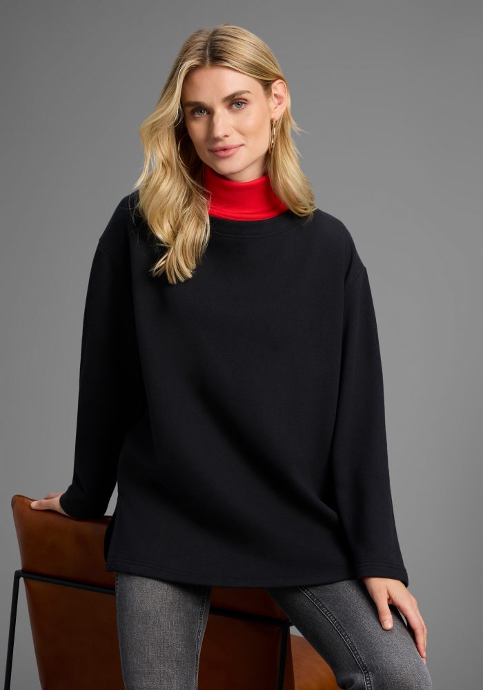 Laura Scott Sweater, Lässig-weiter Sweater mit komfortabler Passform und Seitenschlitzen.