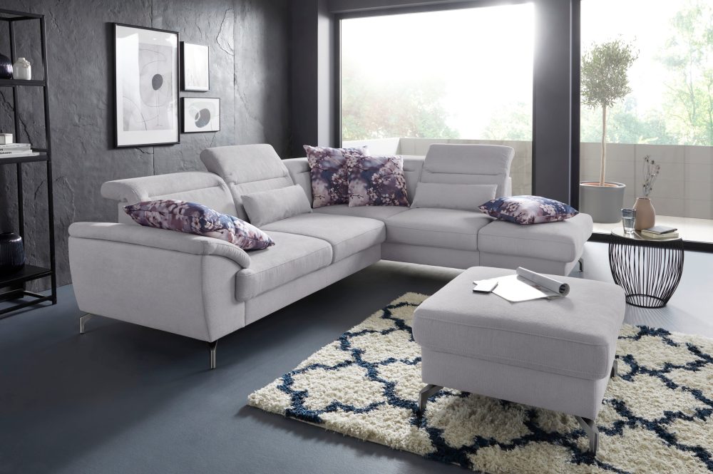 sit&more Ecksofa, 12 cm Fusshöhe, inklusive Sitztiefenverstellung, wahlweise Kopfteilverstellung, wahlweise in 2 unterschiedlichen Fussfarben