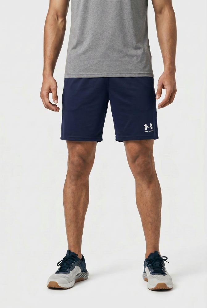 Under Armour® Shorts »UA M CHALLENGER CORE SHORT« sportlicher Stil, für vielseitige Aktivitäten, leichtes Material