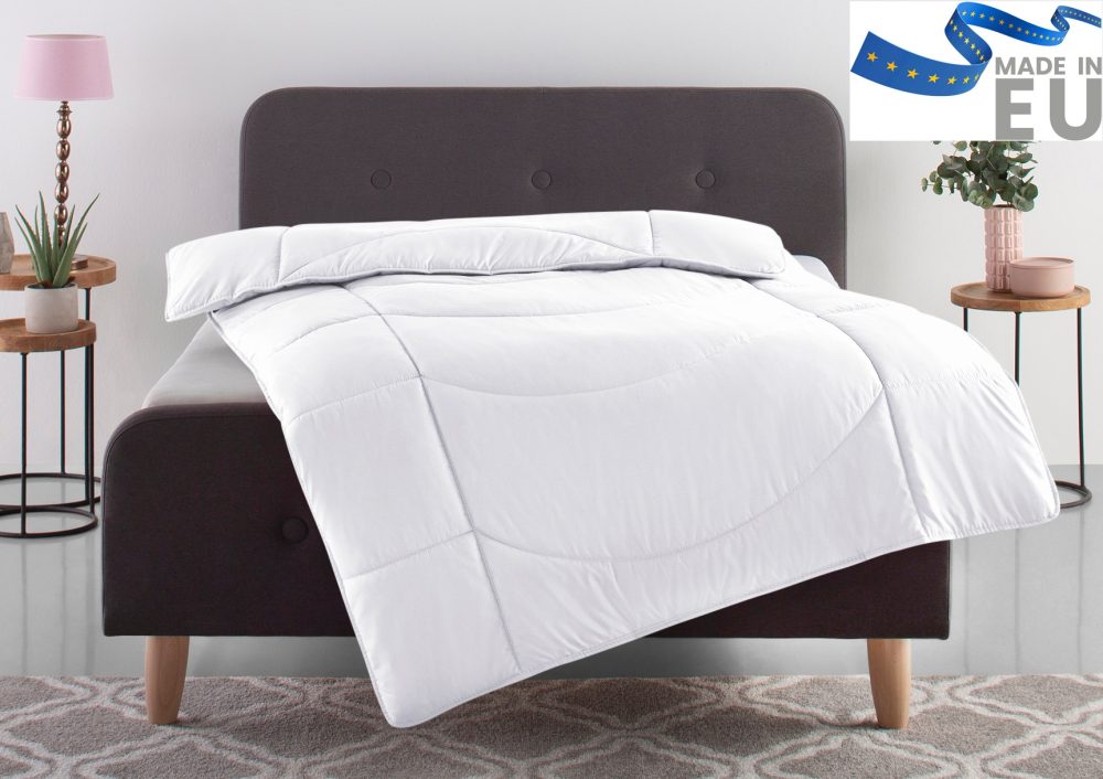 Microfaserbettdecke, »Microlux«, Traumecht, Füllung: Polyester, Bezug: *Von Testschläfern im Juni 2013 mit »GUT« (1,8) bewertet (getestet wurde das 4-Jahreszeiten-Bett in der Grösse 135/200), kochfest bis 95 °C, zum Spitzenpreis!