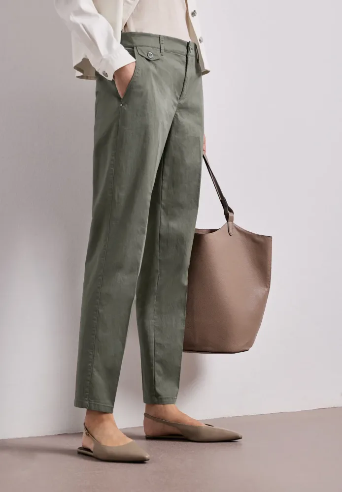Chino im Casual Fit in softer Qualität