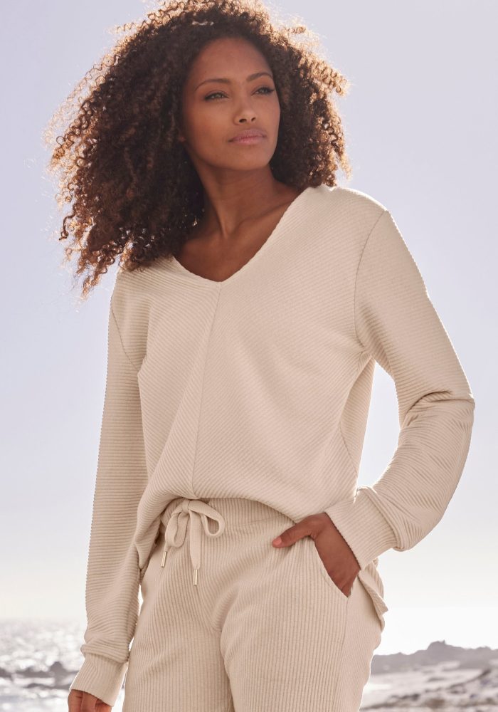 s.Oliver Sweatshirt »-Langarmshirt mit V-Ausschnitt«, und weiche Rippbündchen