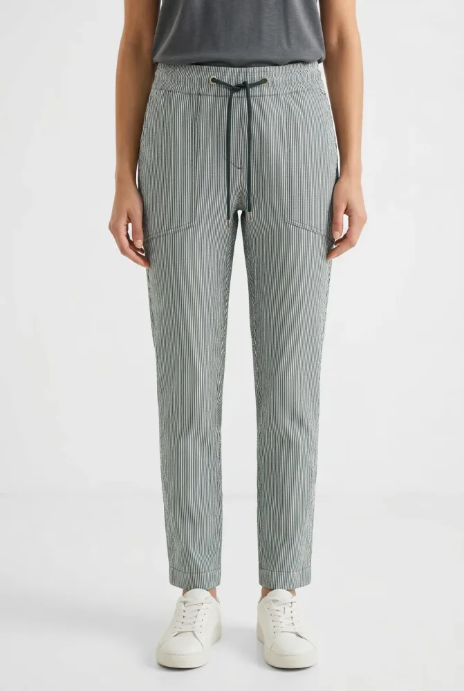 Slim Leg Hose in Seersucker Qualität