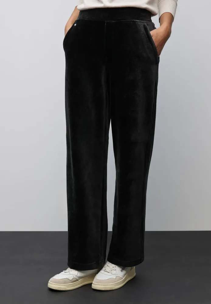 STREET ONE Cordhose mit Stretch und seitliche Taschen