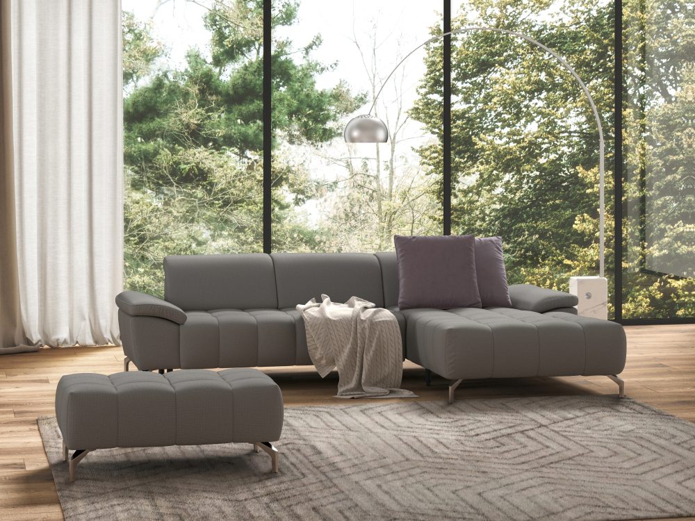 sit&more Ecksofa »Cool«, wahlweise mit Kopfteilverstellung und Vorziehsitz, motorisch, mit silberfarbenen Füssen