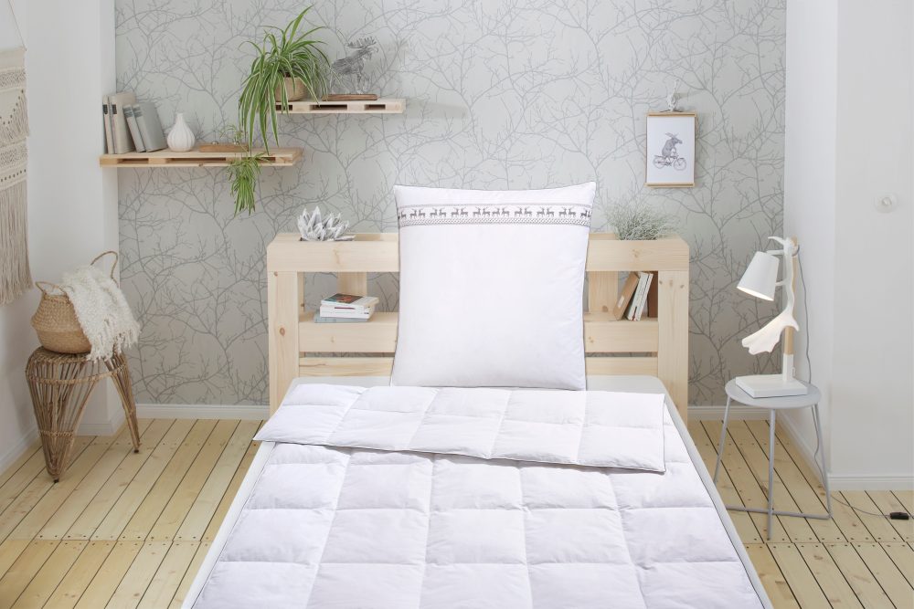 GOODproduct Daunenbettdecke + Kopfkissen 