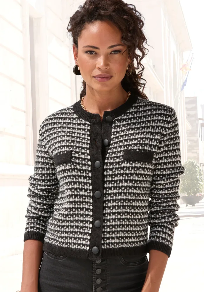 LASCANA Strickjacke mit Karomuster, markante Knopfleiste, casual-chic