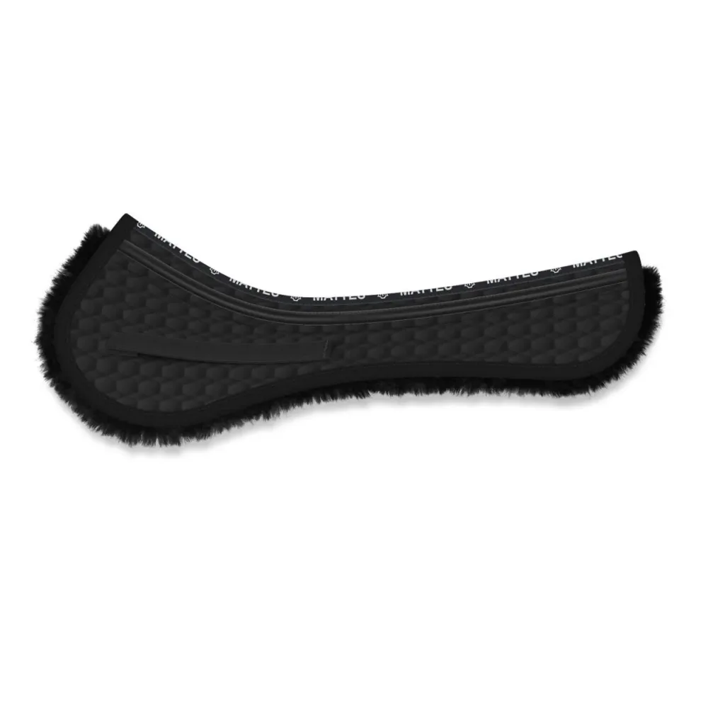 Mattes CORRECTION® System Lammfell Sattelkissen - schwarz/schwarz, Größe Springen L