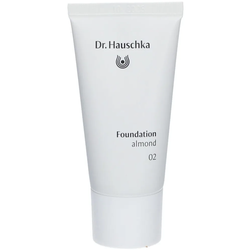 Dr. Hauschka Foundation 002 pine 30 ml Nr.02 - Almond