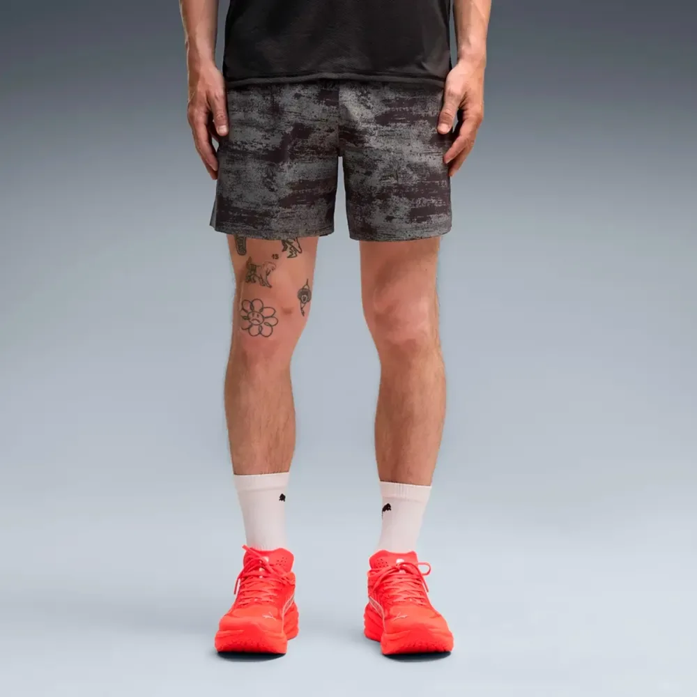 Puma Dreamrun Brightstride AOP 5in  Laufshorts Herren - schwarz