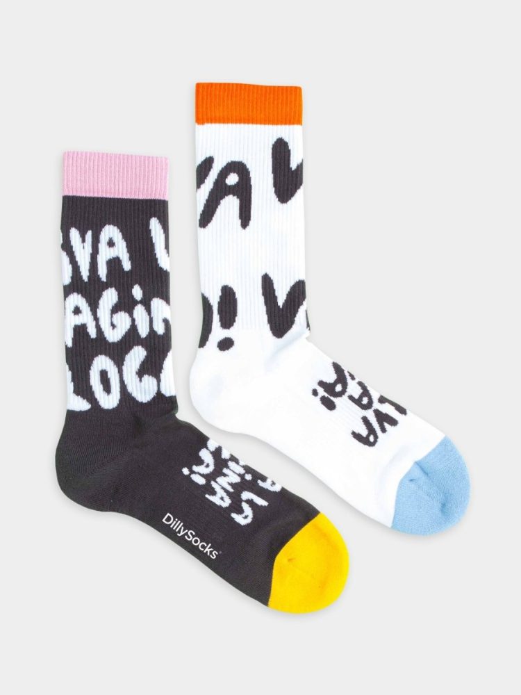 - Socken in Schwarz Weiss mit Grafisch Schriftzug Motiv/Muster