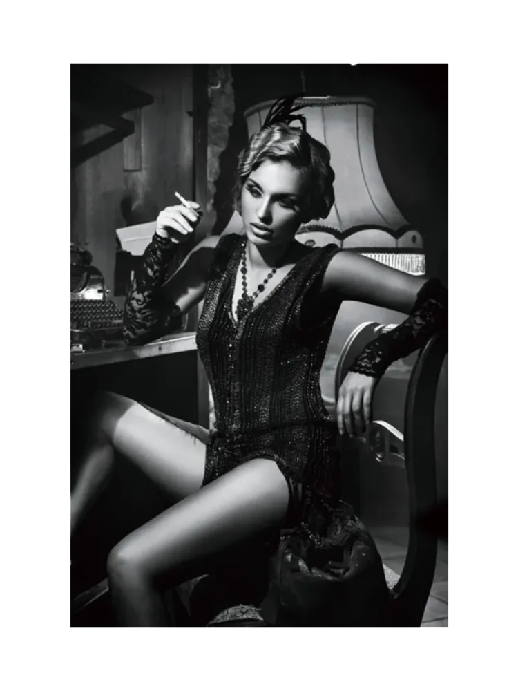 Glasbild „Seductive Lady“ 80 x 120 cm Crea Collection