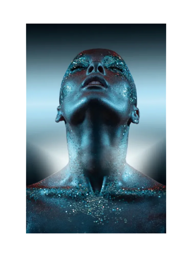 image LAND Digitaldruck Blaue Frau H: 120 cm Blau | Schubiger Möbel