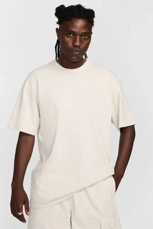 Nike Premium Essentials Oversize T-Shirt - Light Orewood Brown XS Herren