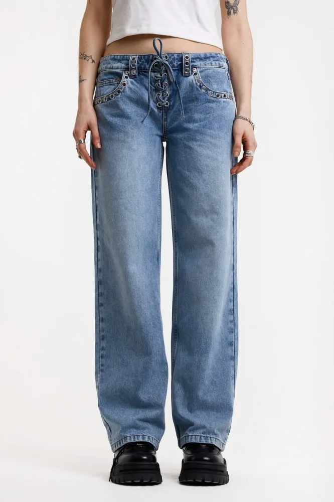 The Ragged Priest Twilight Relaxed Fit Jeans mit Nieten - Blue Washed 26 Damen