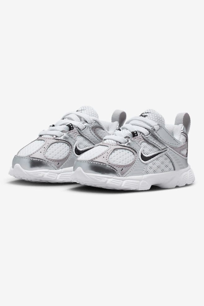 Nike V5 RNR Baby Sneaker - White + Black + Vast Grey EU19.5