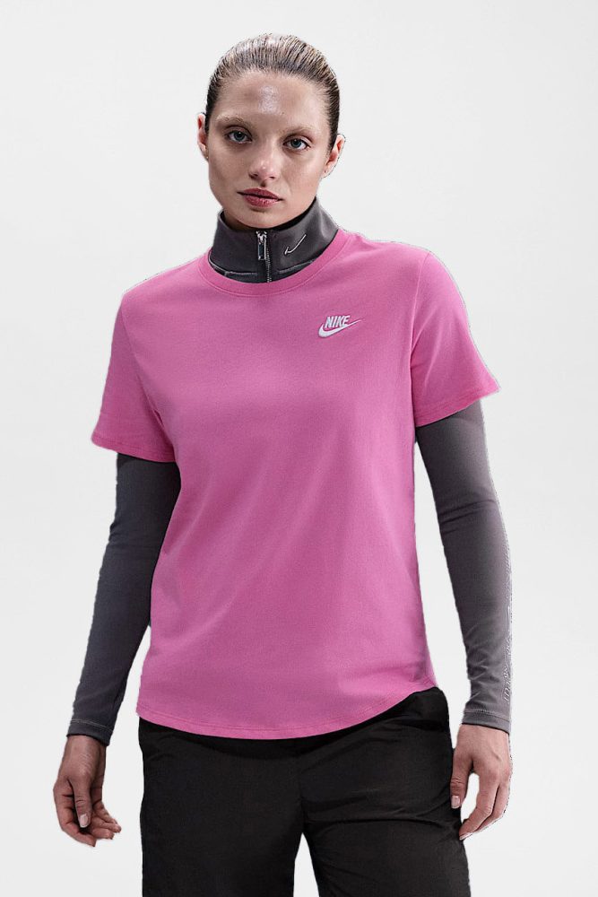 Nike Sportswear Club Essentials T-Shirt - Playful Pink M Damen