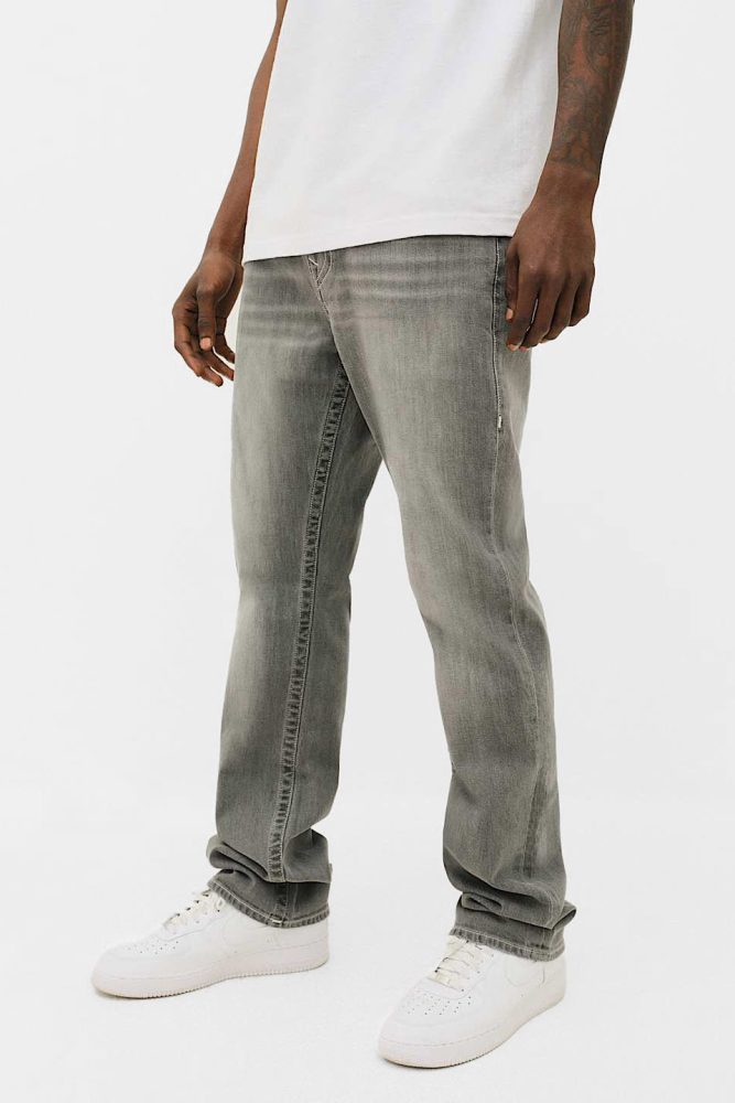 True Religion Ricky Relaxed Straight Fit Jeans L32 - Chalk Grey Wash 30/32 Herren
