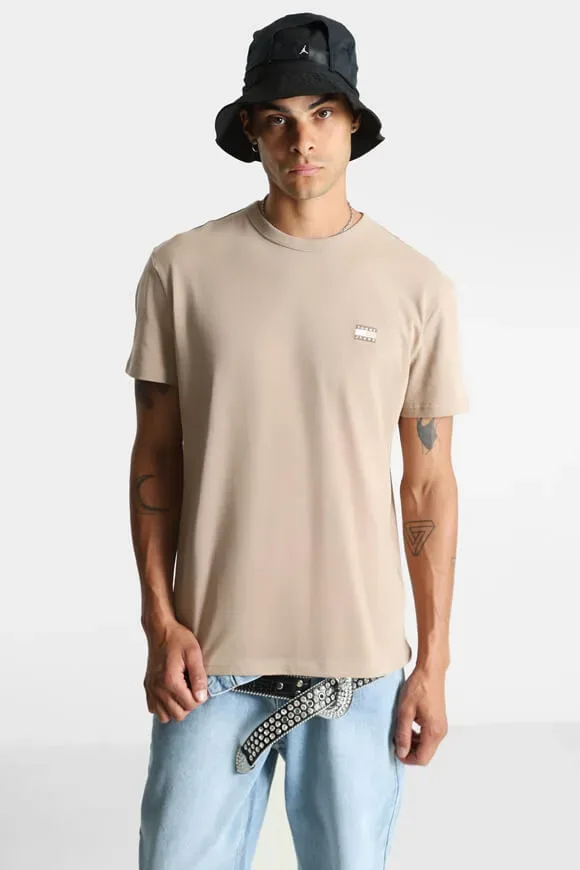 Tommy Jeans Badge T-Shirt - Coastal Taupe L Herren
