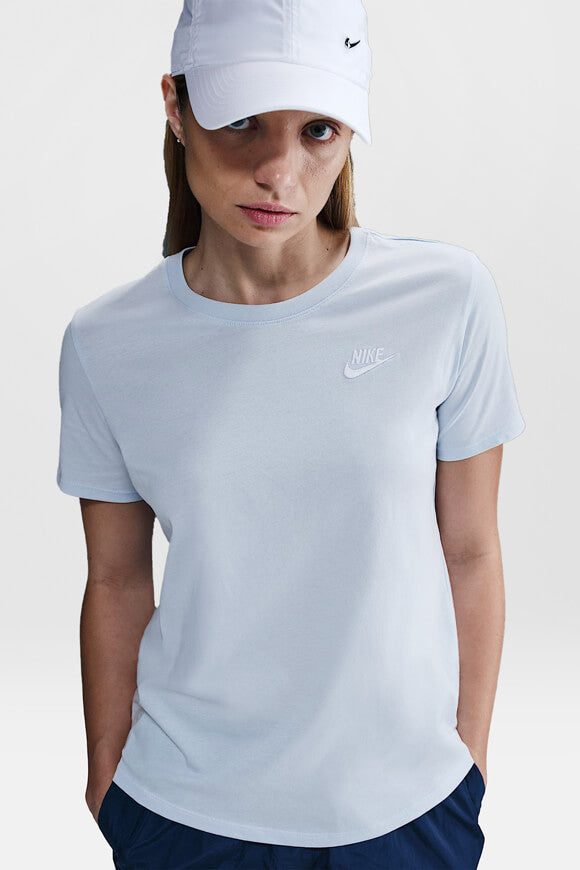 Nike Sportswear Club Essentials T-Shirt - Blue Tint S Damen