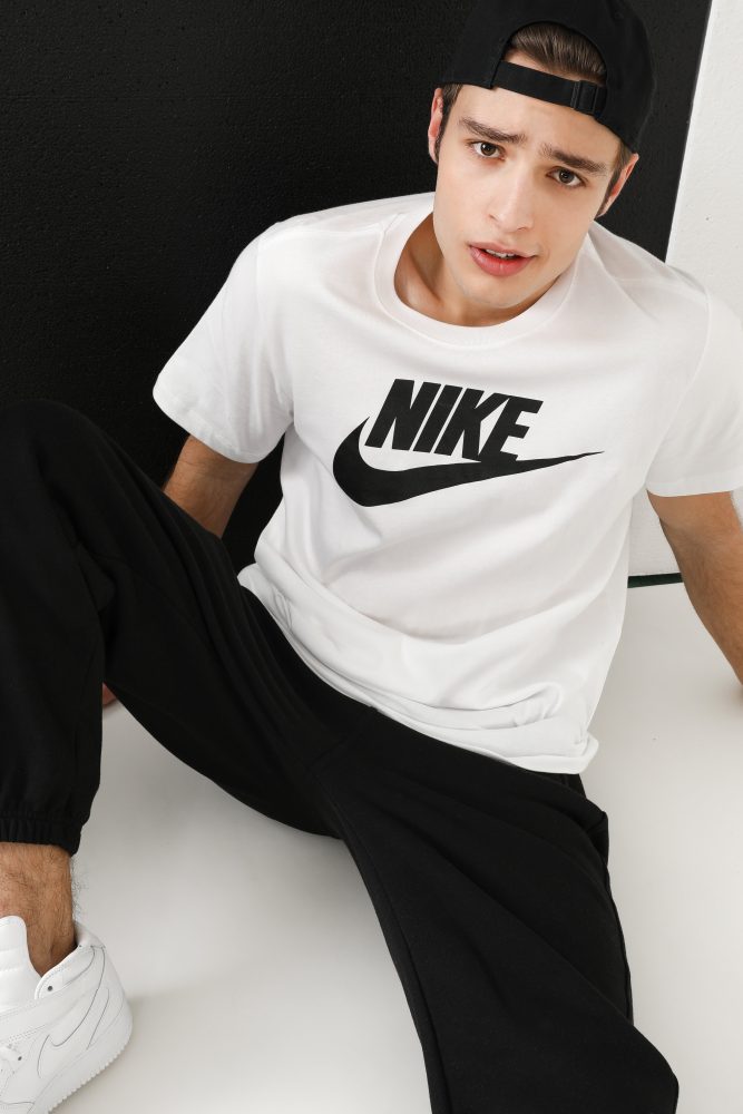 Nike T-Shirt - White + Black L Herren