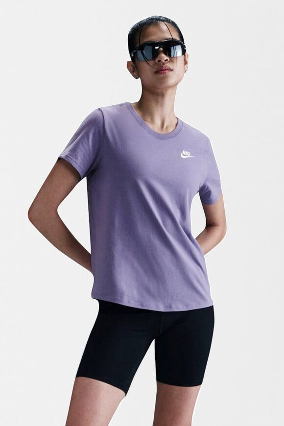 Nike Sportswear Club Essentials T-Shirt - Dusty Amethyst M Damen
