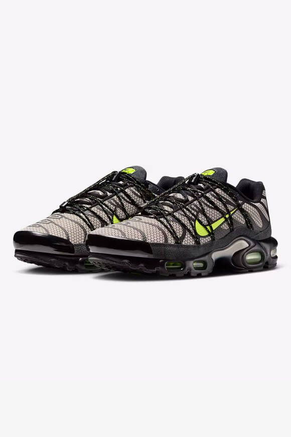 Nike Air Max Plus Utility Sneaker - Black + Volt + College Grey EU40.5 Herren