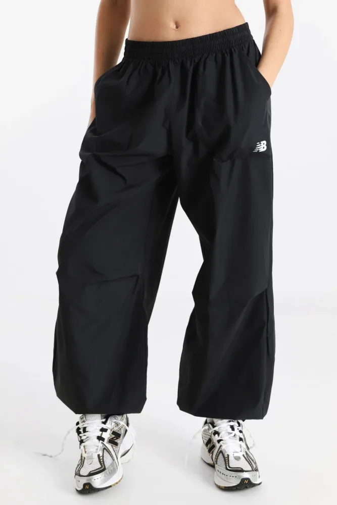 New Balance Trackside Woven Trainingshose - Black M Damen