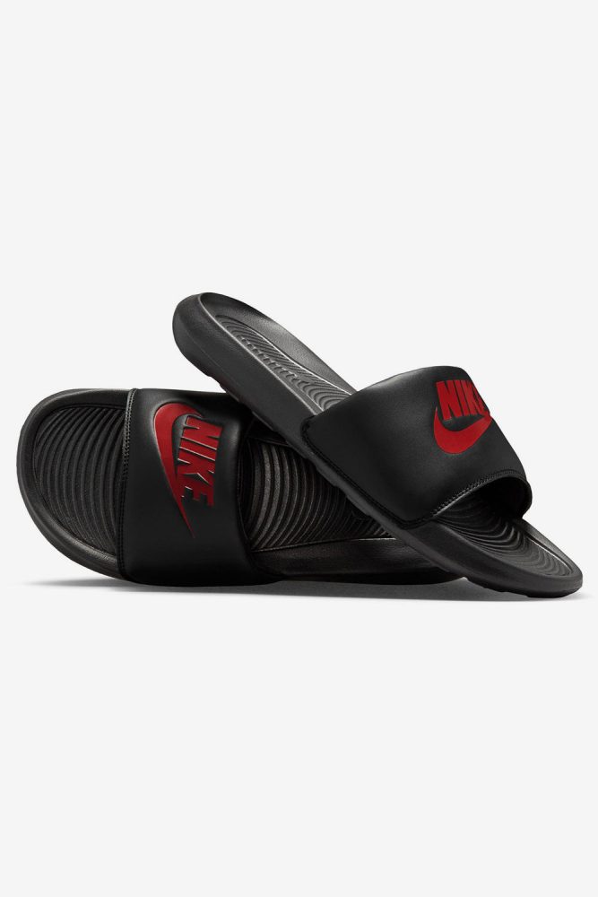 Nike Victori One Pantoletten - Black + University Red EU42.5 Herren