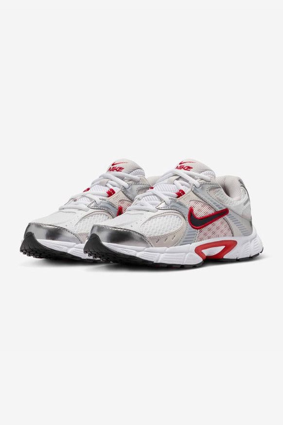 Nike V5 RNR Sneaker - White + Black + Gym Red + Vast Grey EU38 Kids