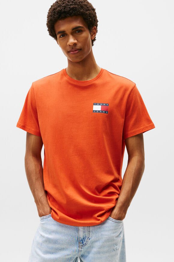 Tommy Jeans Essential Flag T-Shirt - Voyager Orange S Herren