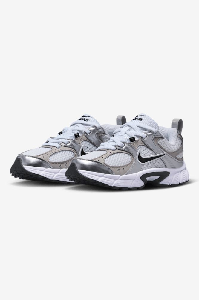 Nike V5 RNR Kids Sneaker - White + Black + Vast Grey EU33