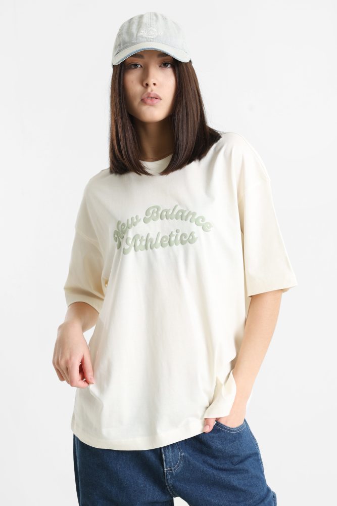 New Balance Linear Heritage Oversize T-Shirt - Permafrost S Damen