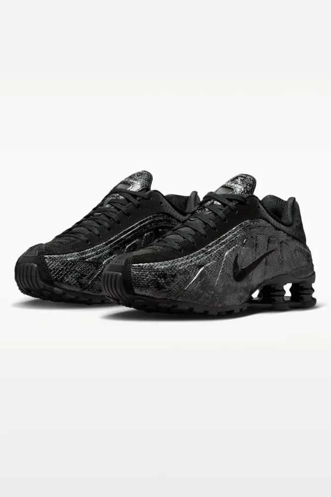 Nike Shox R4 Sneaker - Black + Metallic Silver EU37.5 Damen