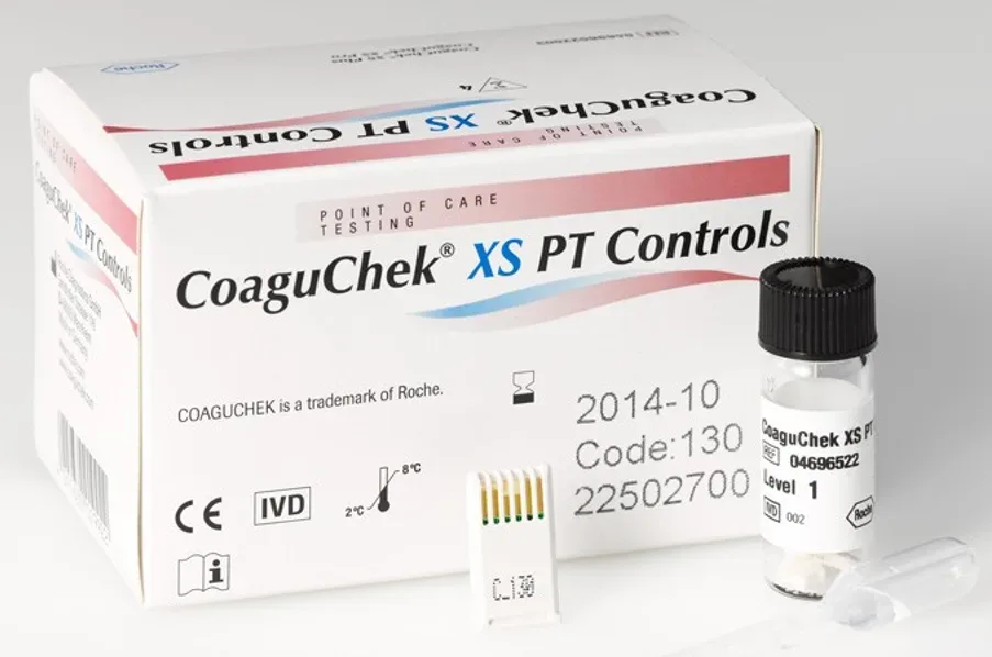 CoaguChek XS PT Qualitätskontrolle Lösung (4x1ml)