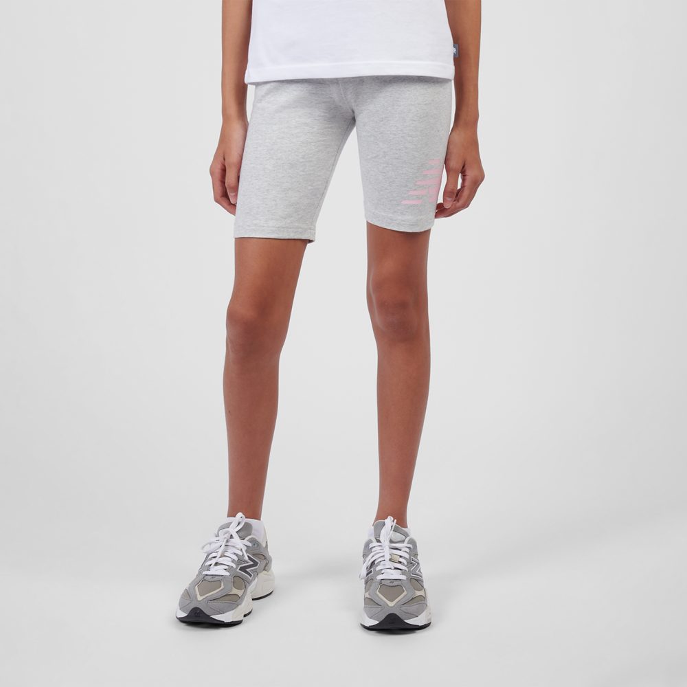 New Balance G Stacked Logo Cycle Short  Mädchen, grau, Grösse: 8-9  Years