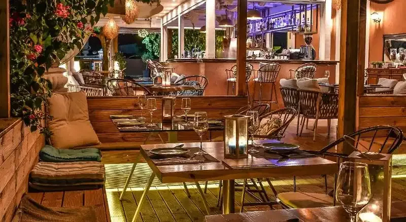 Aeolos Boutique Hotel & Suites
