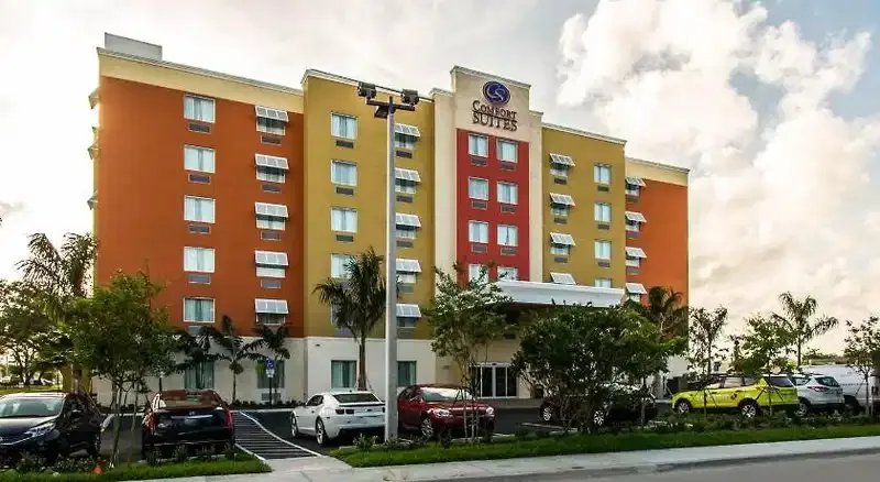 Comfort Suites Fort Lauderdale Airport South & Cruise Port
