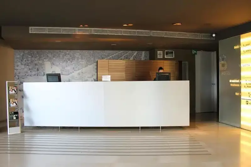 B Hotel