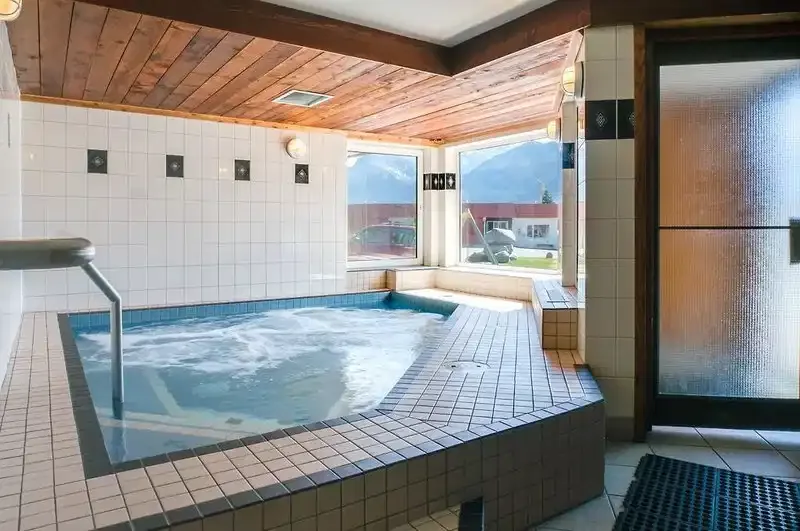 Rocky Mountain Ski Lodge