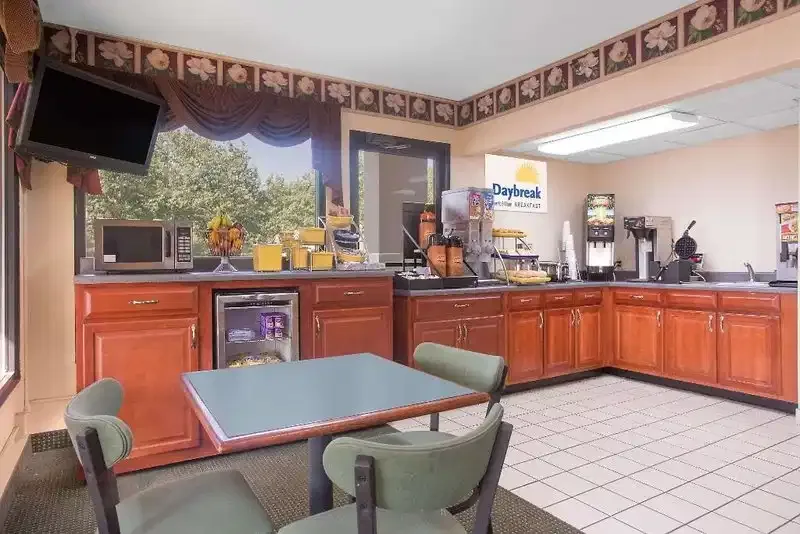 Days Inn by Wyndham Dublin GA