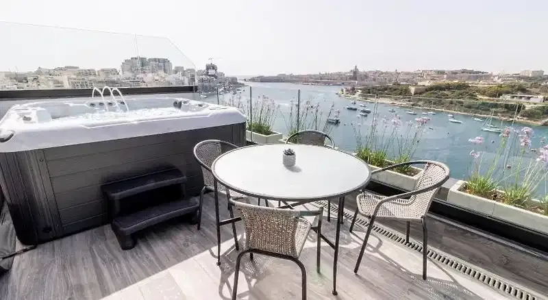 The Londoner Hotel Sliema