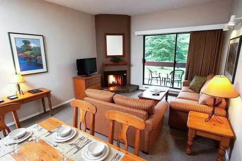 Tantalus Resort Lodge
